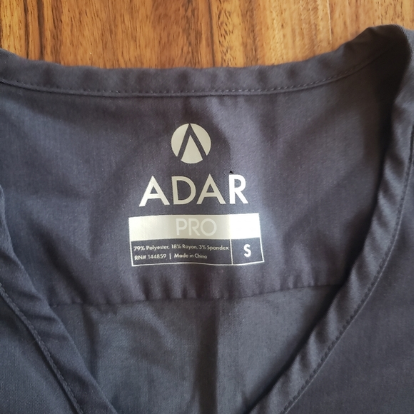 Afar scrub top - Picture 2 of 2